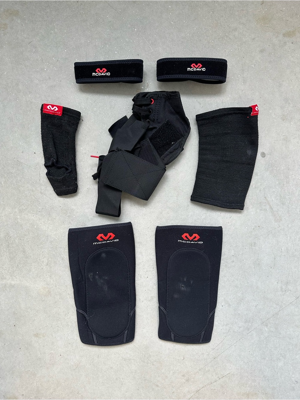 McDavid Knee Strap Patella Band Ankle Foot Knee Pads Brace Small
